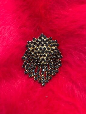 2.25 Inch Gold-Tone Black Crystal Statement Brooch - Elegant Women’s Jewelry